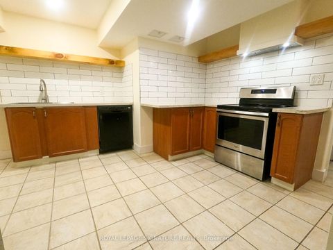 Photo 1 at 47 LAKE Crescent, Holly, Barrie