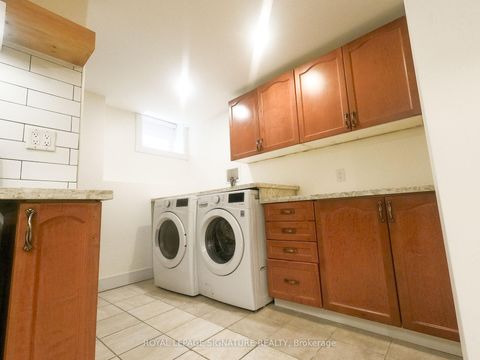 Photo 4 at 47 LAKE Crescent, Holly, Barrie Photo 4 at 47 LAKE Crescent, Holly, Barrie