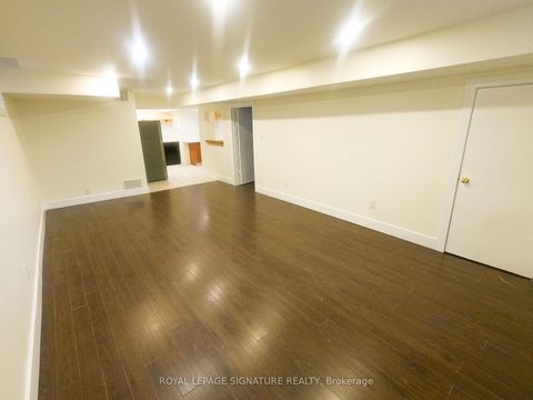 Photo 6 at 47 LAKE Crescent, Holly, Barrie Photo 6 at 47 LAKE Crescent, Holly, Barrie