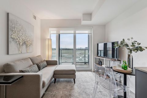 Photo 7 at 809 - 8 Tippett Road, Clanton Park, Toronto