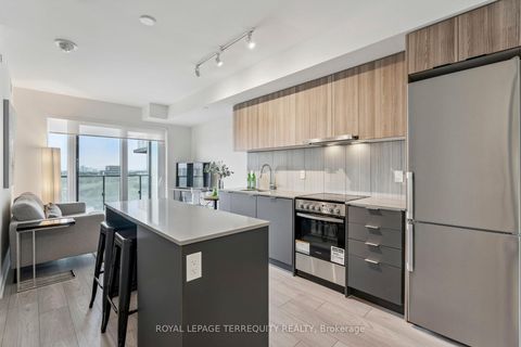 Photo 13 at 809 - 8 Tippett Road, Clanton Park, Toronto
