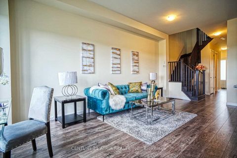 Photo 1 at 368 Elyse Court, Bayview Northeast, Aurora