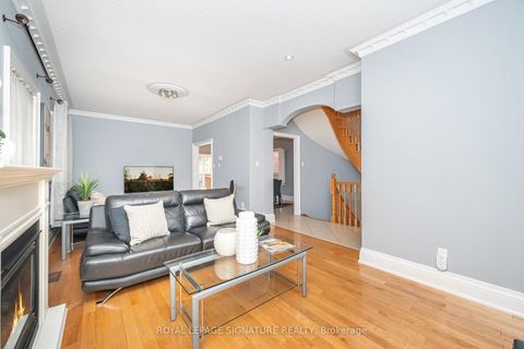 Photo 4 at 15 Water Garden Lane, Sonoma Heights, Vaughan