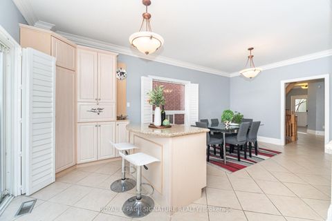 Photo 10 at 15 Water Garden Lane, Sonoma Heights, Vaughan