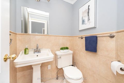 Photo 14 at 15 Water Garden Lane, Sonoma Heights, Vaughan