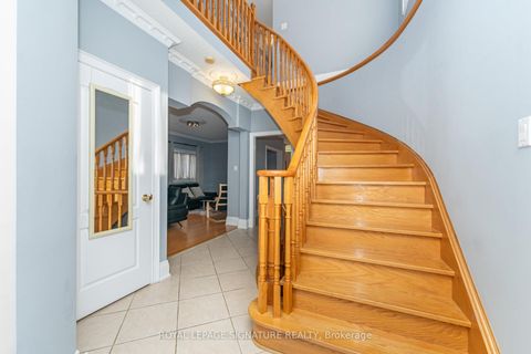 Photo 15 at 15 Water Garden Lane, Sonoma Heights, Vaughan