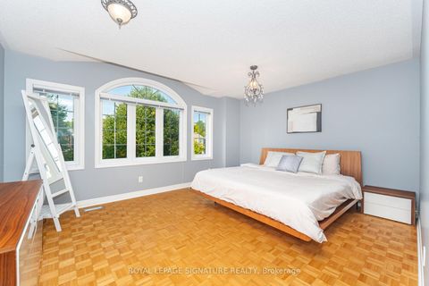 Photo 16 at 15 Water Garden Lane, Sonoma Heights, Vaughan