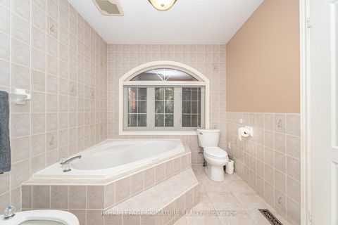 Photo 21 at 15 Water Garden Lane, Sonoma Heights, Vaughan