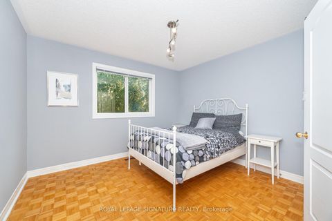 Photo 25 at 15 Water Garden Lane, Sonoma Heights, Vaughan