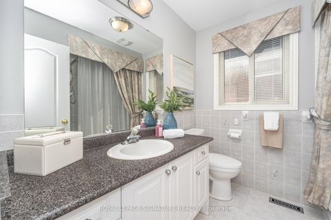 Photo 31 at 15 Water Garden Lane, Sonoma Heights, Vaughan