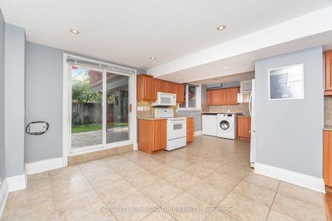 Photo 40 at 15 Water Garden Lane, Sonoma Heights, Vaughan