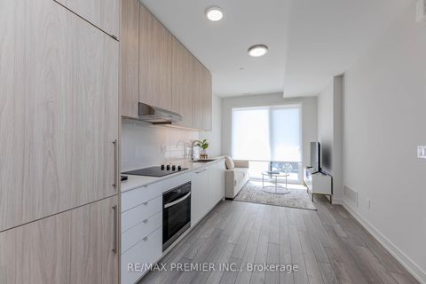 Photo 5 at D109 - 2 Red Squirrel Lane, Rural Richmond Hill, Richmond Hill