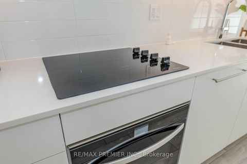 Photo 6 at D109 - 2 Red Squirrel Lane, Rural Richmond Hill, Richmond Hill