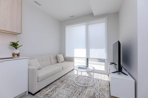 Photo 12 at D109 - 2 Red Squirrel Lane, Rural Richmond Hill, Richmond Hill