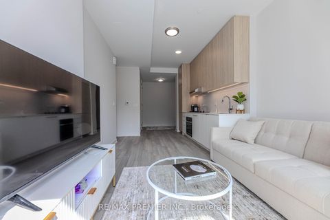 Photo 13 at D109 - 2 Red Squirrel Lane, Rural Richmond Hill, Richmond Hill