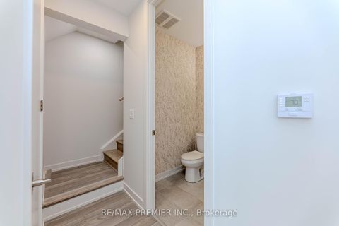 Photo 15 at D109 - 2 Red Squirrel Lane, Rural Richmond Hill, Richmond Hill