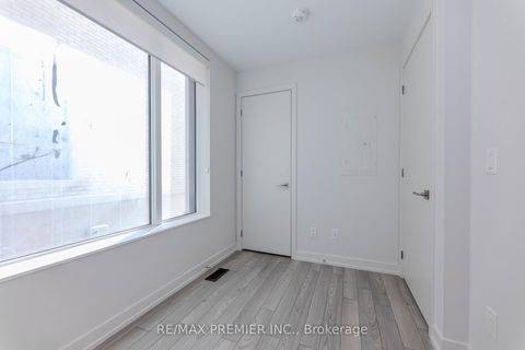 Photo 29 at D109 - 2 Red Squirrel Lane, Rural Richmond Hill, Richmond Hill