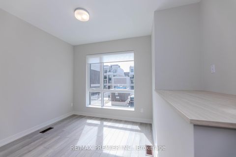 Photo 31 at D109 - 2 Red Squirrel Lane, Rural Richmond Hill, Richmond Hill