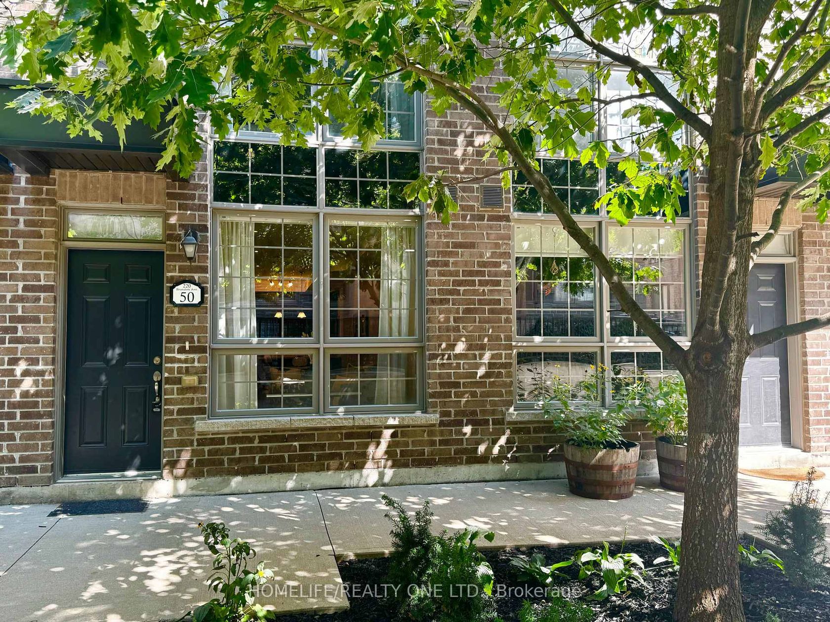 TH 50 - 220 Brandon Avenue, Junction, Toronto 
