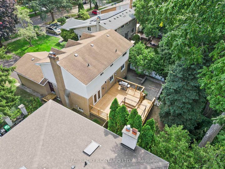 Photo 3 at 841 Fletcher Valley Crescent, Clarkson, Mississauga