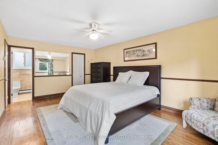 Photo 17 at 841 Fletcher Valley Crescent, Clarkson, Mississauga