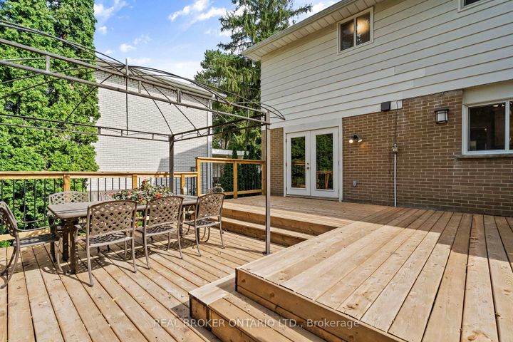 Photo 30 at 841 Fletcher Valley Crescent, Clarkson, Mississauga