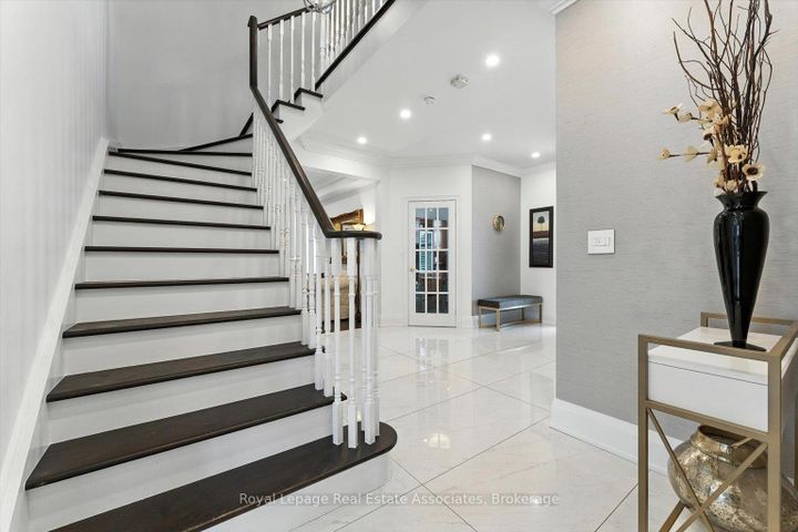 Photo 2 at 27 Grouse Lane, Bram West, Brampton