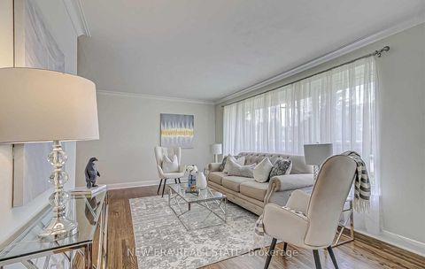 Photo 2 at 7 Greening Crescent, Rosethorn, Toronto
