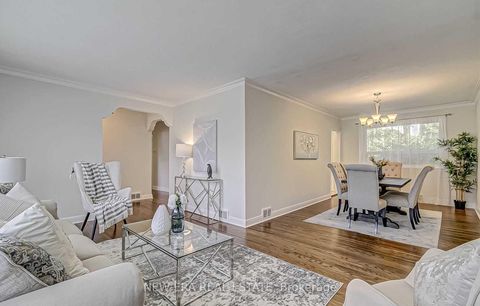 Photo 4 at 7 Greening Crescent, Rosethorn, Toronto