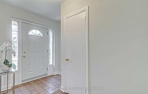 Photo 8 at 7 Greening Crescent, Rosethorn, Toronto