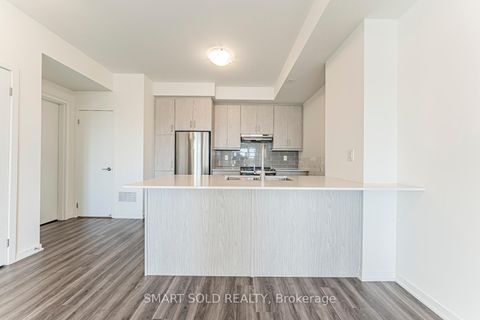 Photo 4 at 287 - 140 Honeycrisp Crescent, Vaughan Corporate Centre, Vaughan