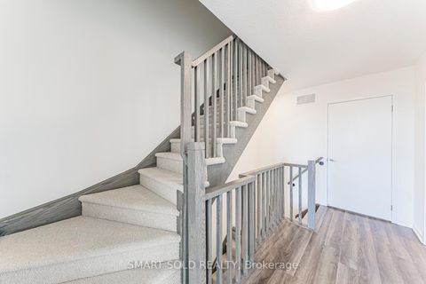 Photo 14 at 287 - 140 Honeycrisp Crescent, Vaughan Corporate Centre, Vaughan