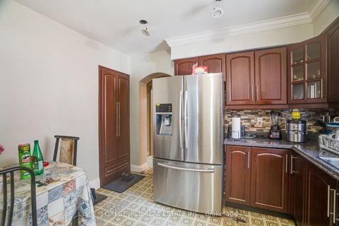 Photo 2 at 30 Hertford Avenue, Eglinton West, Toronto