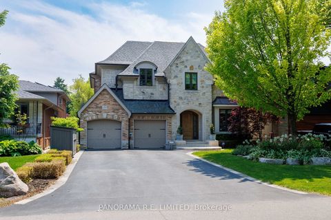 Photo 4 at 19 Graystone Gardens, City Centre West, Toronto