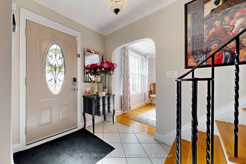 Photo 2 at 2 Bywood Drive, Rosethorn, Toronto