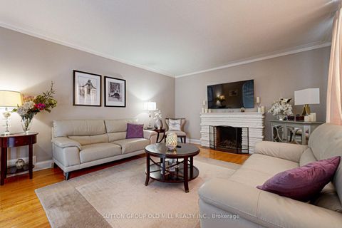 Photo 7 at 2 Bywood Drive, Rosethorn, Toronto