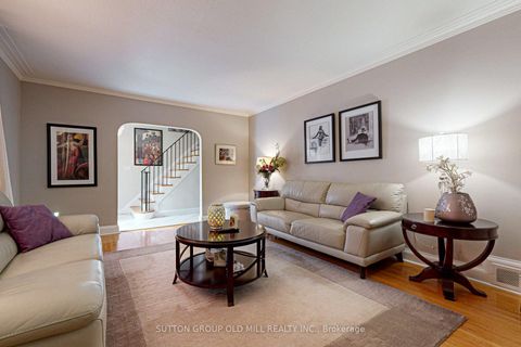 Photo 8 at 2 Bywood Drive, Rosethorn, Toronto
