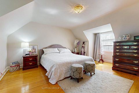 Photo 20 at 2 Bywood Drive, Rosethorn, Toronto