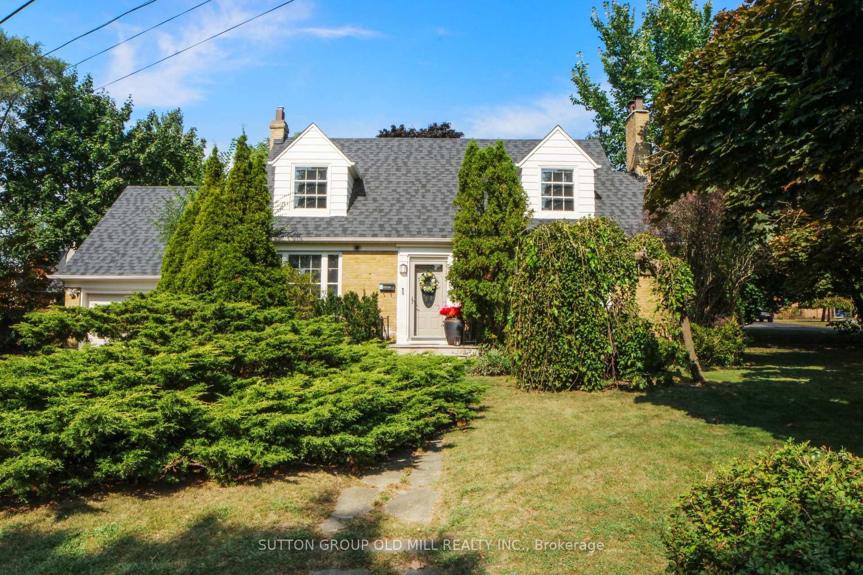 2 Bywood Drive, Rosethorn, Toronto by Alessia Polo 2 Bywood Drive, Rosethorn, Toronto