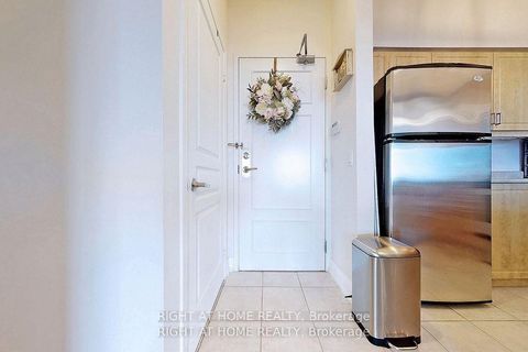 Photo 3 at 817 - 350 Red Maple Road, Langstaff, Richmond Hill