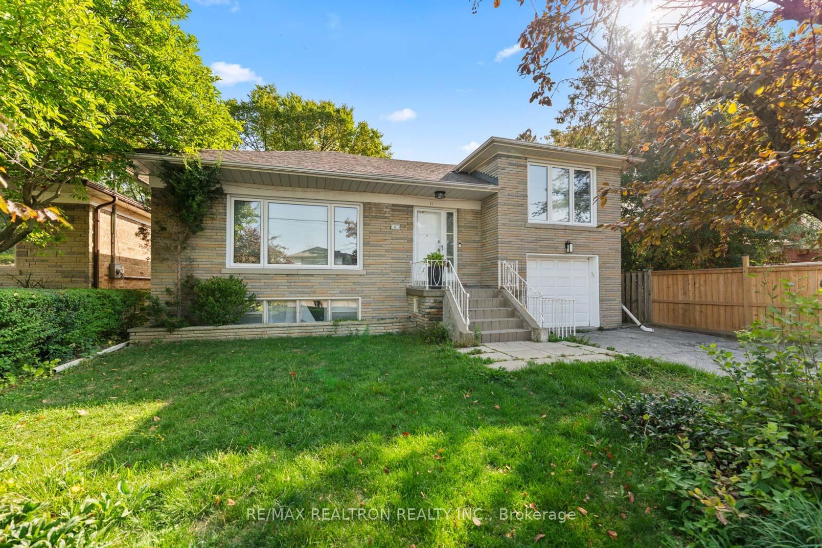 11 Josephine Road, Clanton Park, Toronto 