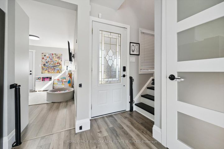 Photo 5 at 2152 Pelee Boulevard, RO River Oaks, Oakville