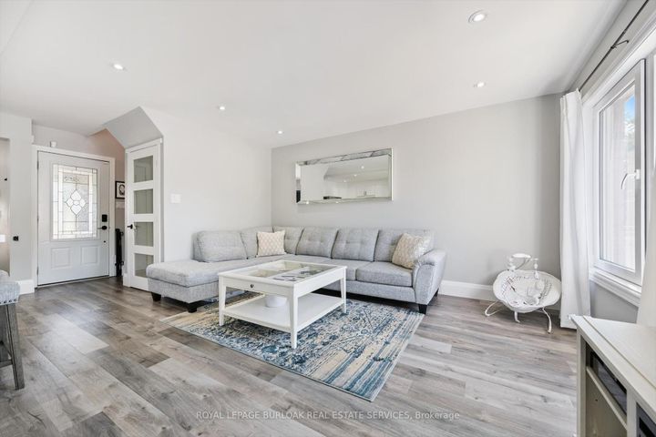 Photo 8 at 2152 Pelee Boulevard, RO River Oaks, Oakville