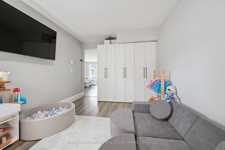 Photo 17 at 2152 Pelee Boulevard, RO River Oaks, Oakville