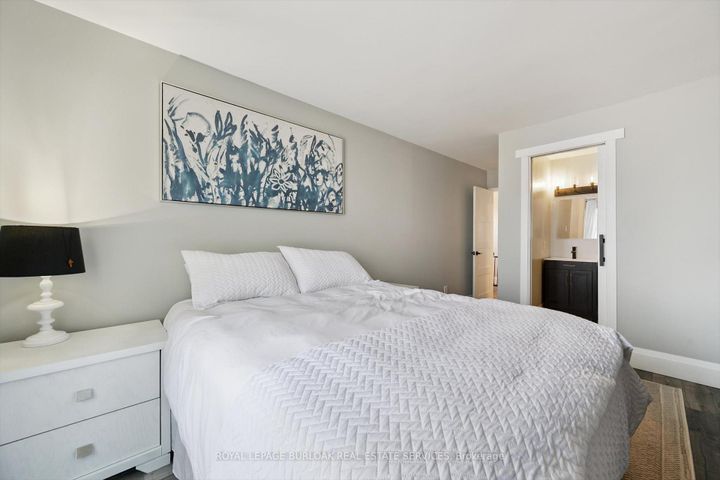 Photo 20 at 2152 Pelee Boulevard, RO River Oaks, Oakville