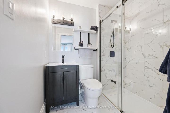 Photo 21 at 2152 Pelee Boulevard, RO River Oaks, Oakville