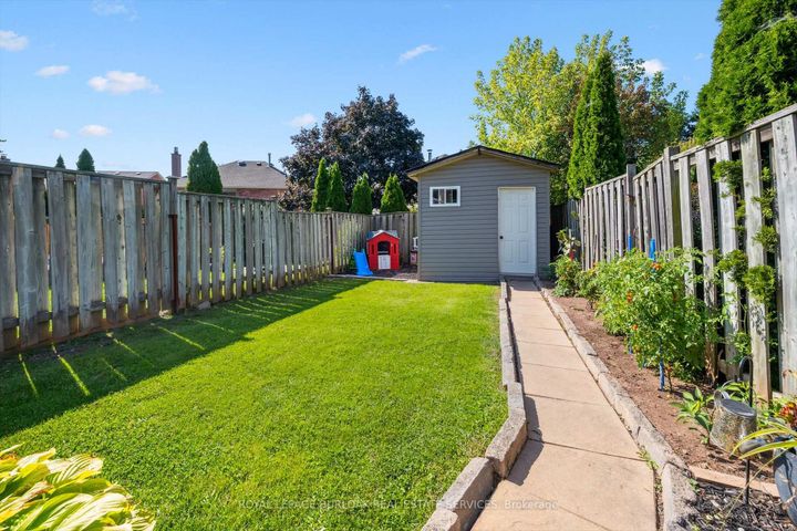 Photo 37 at 2152 Pelee Boulevard, RO River Oaks, Oakville