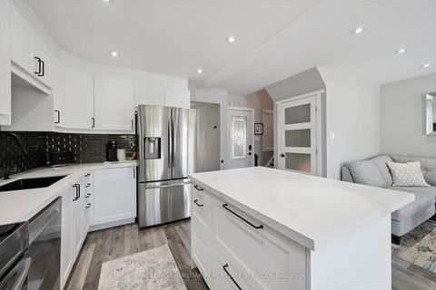 Photo 13 at 2152 Pelee Boulevard, RO River Oaks, Oakville
