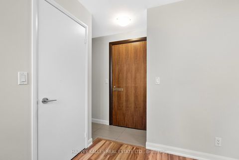 Photo 2 at L204 - 150 Homewood Avenue, South St. James Town, Toronto