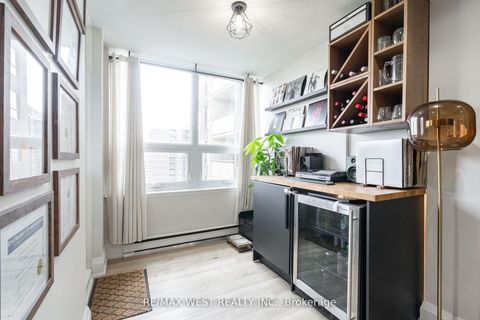 Photo 10 at 1603 - 61 Richview Road, Humber Heights, Toronto